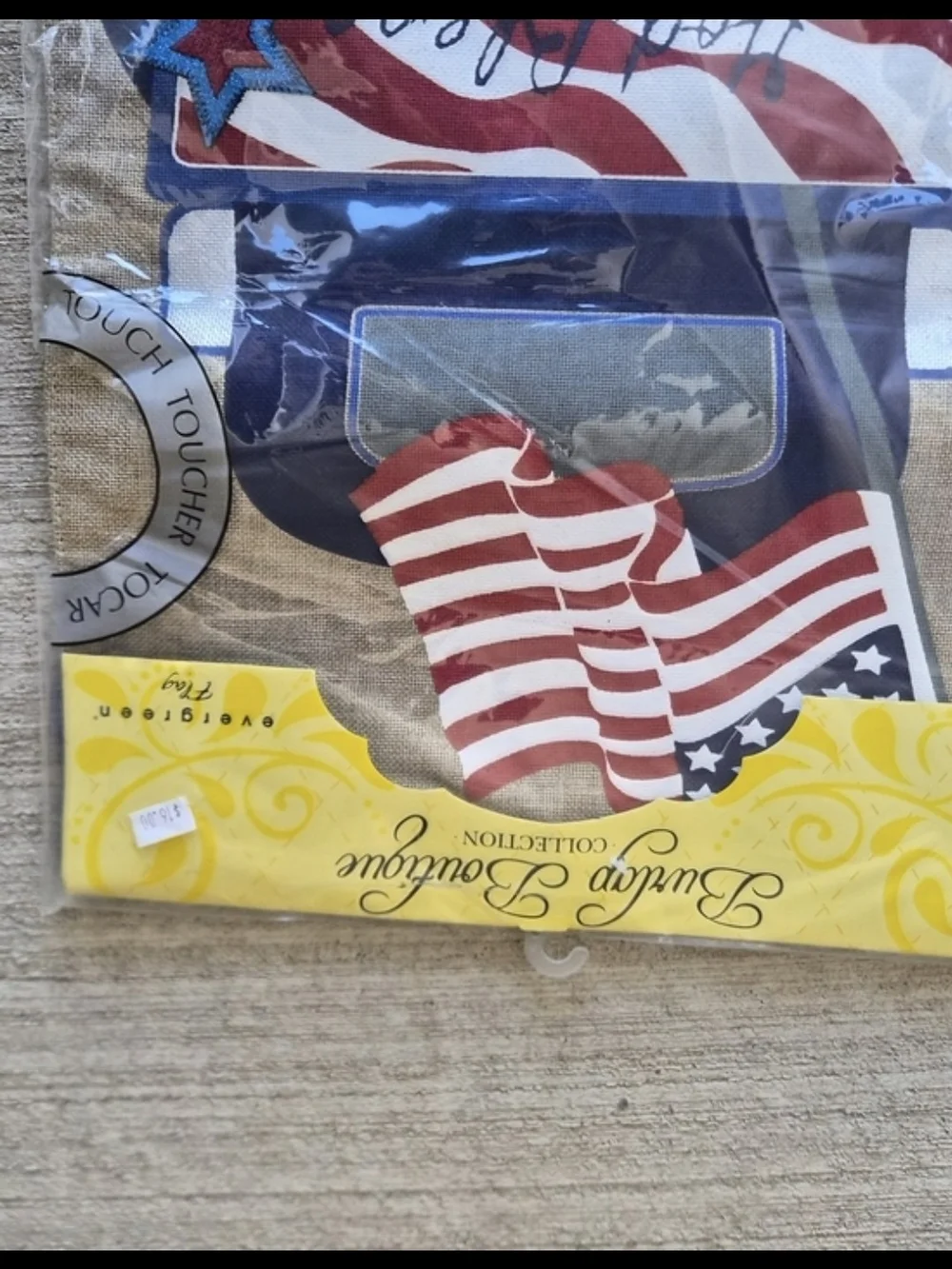 🇺🇸 Patriotic Home Décor Bundle – 2 Outdoor Garden Flags & USA Wall Plaque